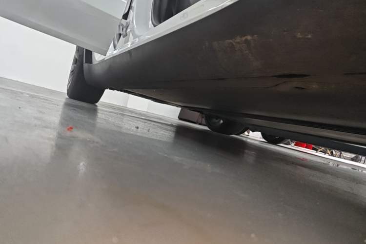 Used Tesla Model Y 2022 Revised Version Rear-Wheel Drive Right Side Sill