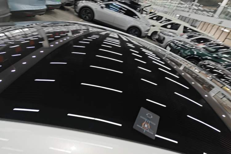 Used Tesla Model Y 2022 Rear-Wheel-Drive Version Roof