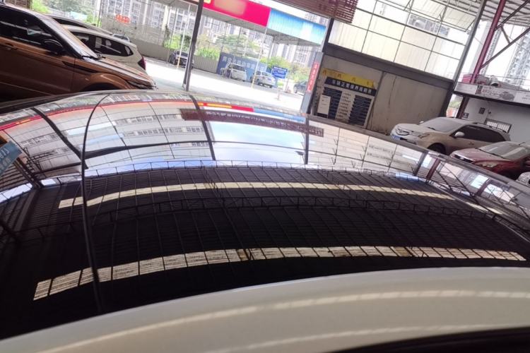 Used Tesla Model Y 2022 Rear-Wheel-Drive Version Roof