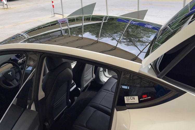 Used Tesla Model Y 2022 Rear-Wheel-Drive Version Roof