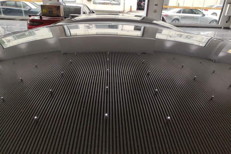 Used Tesla Model Y 2022 Rear-Wheel-Drive Version Roof