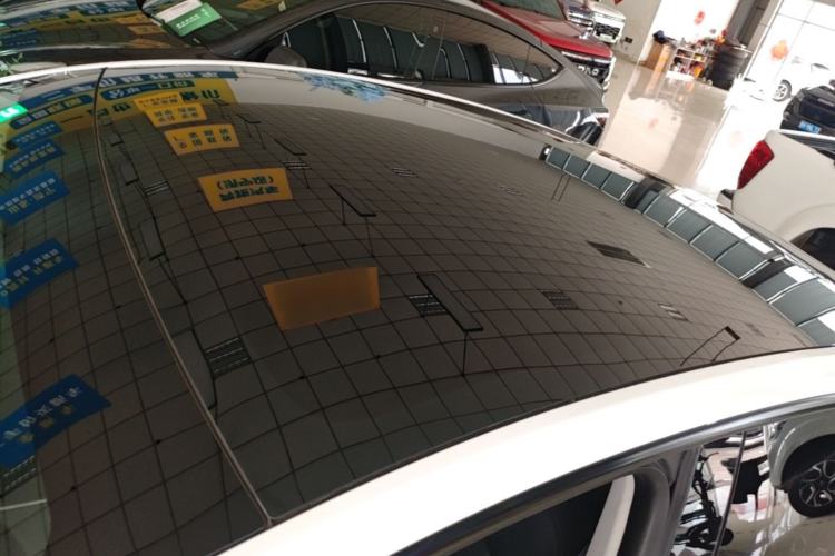 Used Tesla Model Y 2022 Rear-Wheel-Drive Version Roof