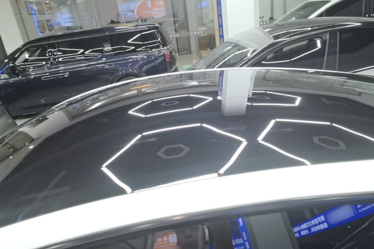 Used Tesla Model Y 2022 Long-Range All-Wheel-Drive Version Roof