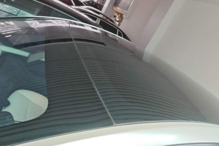 Used Tesla Model Y 2022 Rear-Wheel-Drive Version Roof