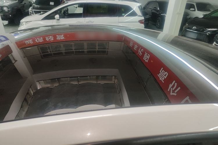 Used Tesla Model Y 2022 Rear-Wheel-Drive Version Roof