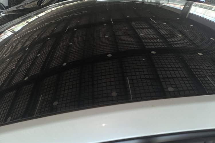 Used Tesla Model Y 2022 Rear-Wheel-Drive Version Roof
