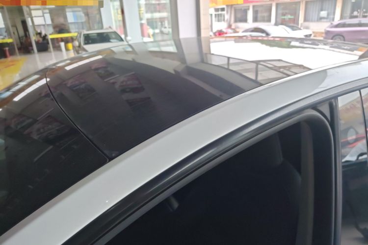 Used Tesla Model Y 2022 Rear-Wheel-Drive Version Roof