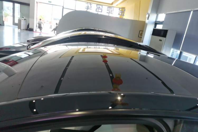 Used Tesla Model Y 2022 Rear-Wheel-Drive Version Roof