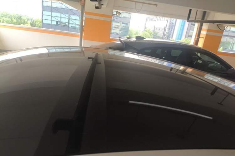 Used Tesla Model Y 2022 Rear-Wheel-Drive Version Roof