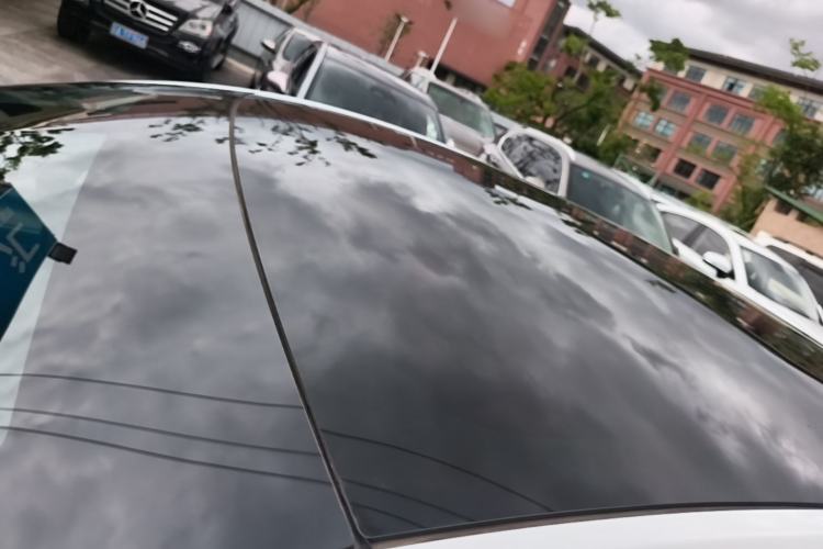 Used Tesla Model Y 2022 Rear-Wheel-Drive Version Roof