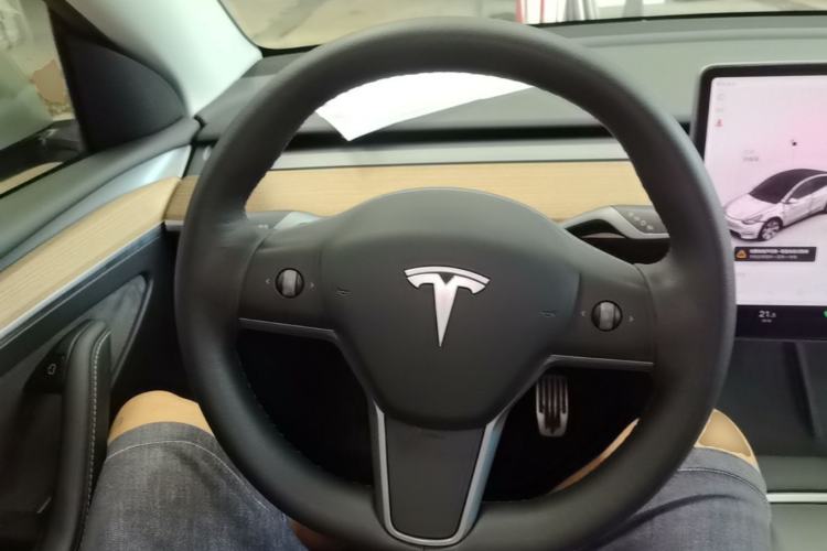 Used Tesla Model Y 2022 Rear-Wheel-Drive Version Steering Wheel