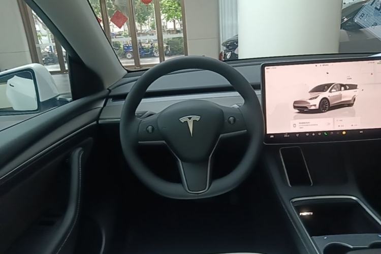 Used Tesla Model Y 2022 Rear-Wheel-Drive Version Steering Wheel