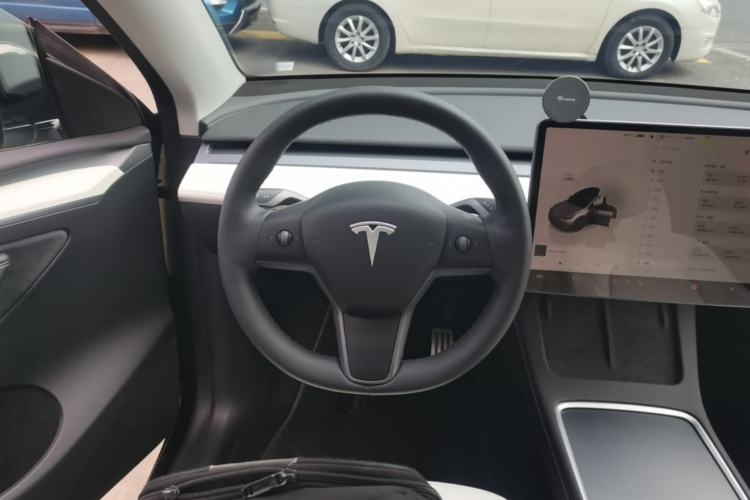 Used Tesla Model Y 2022 Performance High-Performance All-Wheel-Drive Version Steering Wheel