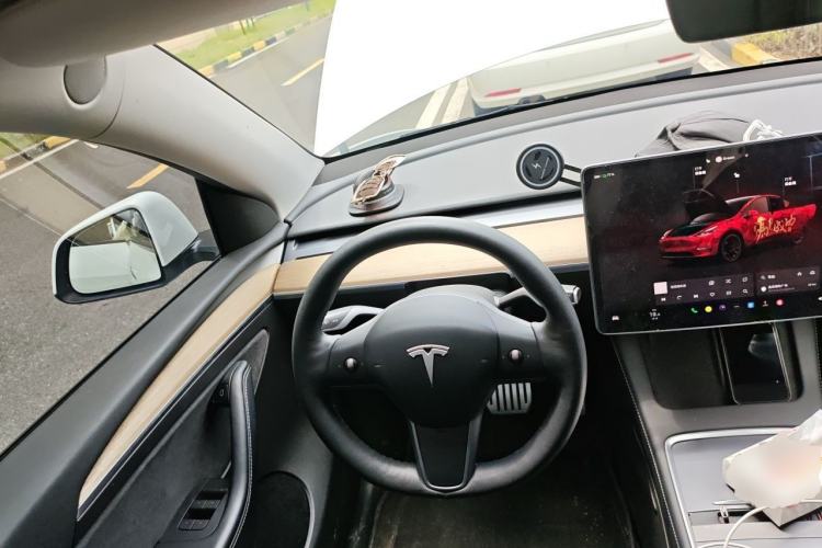 Used Tesla Model Y 2022 Performance High-Performance All-Wheel-Drive Version Steering Wheel