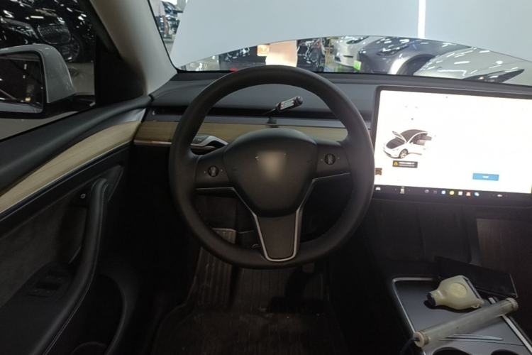 Used Tesla Model Y 2022 Rear-Wheel-Drive Version Steering Wheel