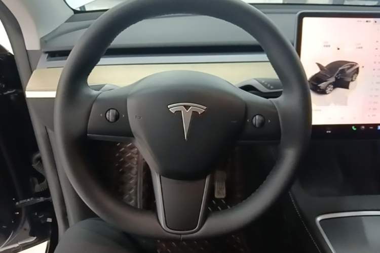 Used Tesla Model Y 2022 Revised Version Rear-Wheel Drive Steering Wheel