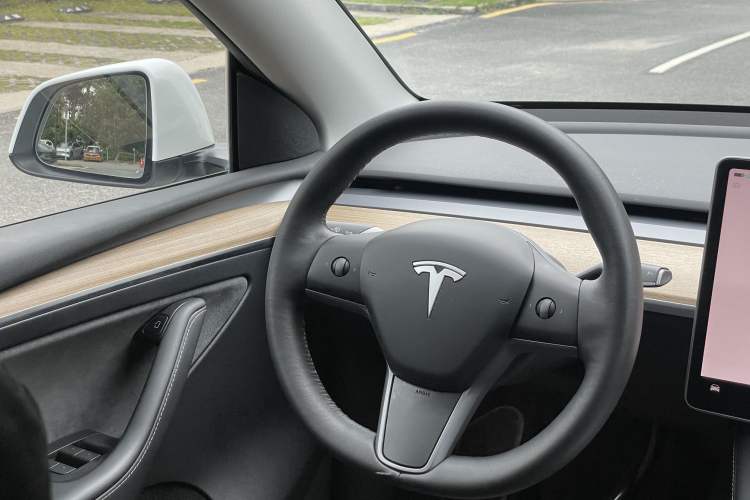 Used Tesla Model Y 2022 Rear-Wheel-Drive Version Steering Wheel