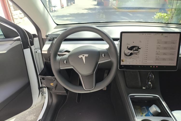 Used Tesla Model Y 2022 Rear-Wheel-Drive Version Steering Wheel