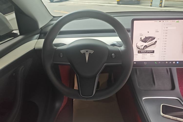 Used Tesla Model Y 2022 Long-Range All-Wheel-Drive Version Steering Wheel