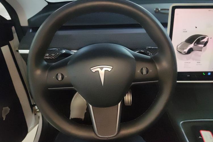 Used Tesla Model Y 2022 Long-Range All-Wheel-Drive Version Steering Wheel