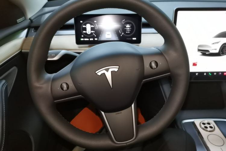 Used Tesla Model Y 2022 Performance High-Performance All-Wheel-Drive Version Steering Wheel
