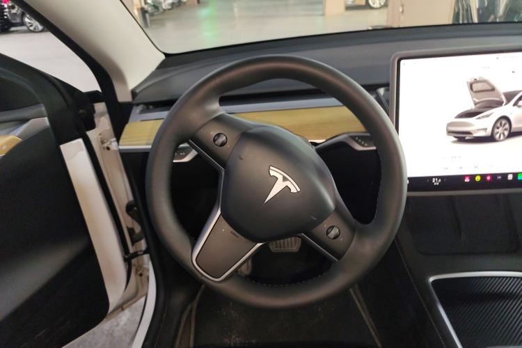 Used Tesla Model Y 2022 Revised Version Rear-Wheel Drive Steering Wheel