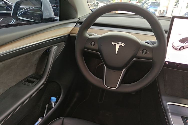 Used Tesla Model Y 2022 Rear-Wheel-Drive Version Steering Wheel