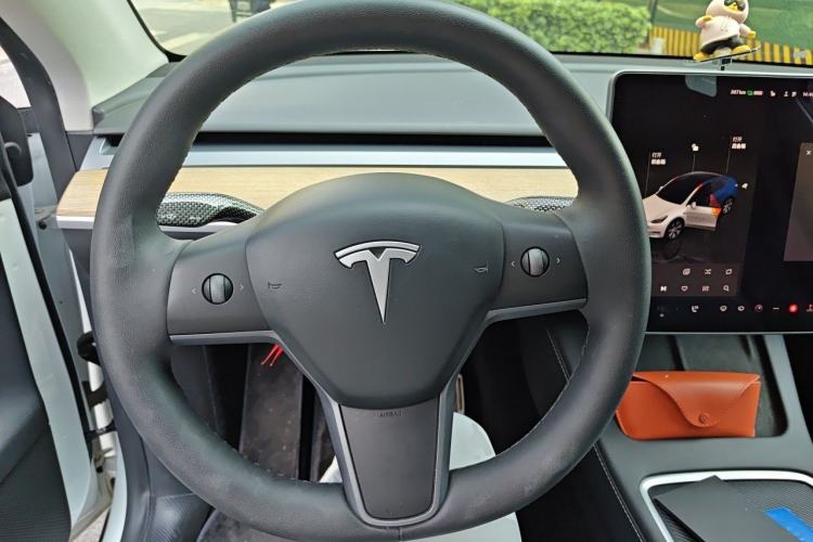 Used Tesla Model Y 2022 Rear-Wheel-Drive Version Steering Wheel