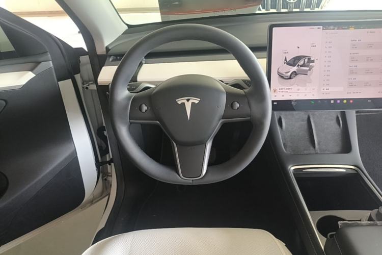 Used Tesla Model Y 2022 Rear-Wheel-Drive Version Steering Wheel