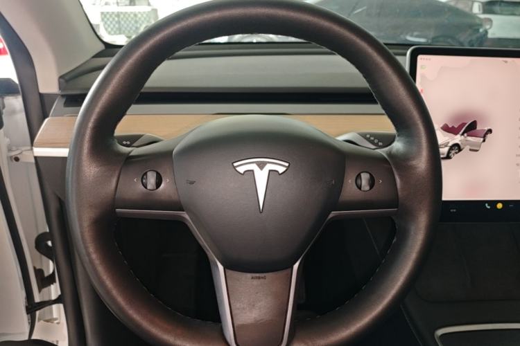 Used Tesla Model Y 2022 Rear-Wheel-Drive Version Steering Wheel