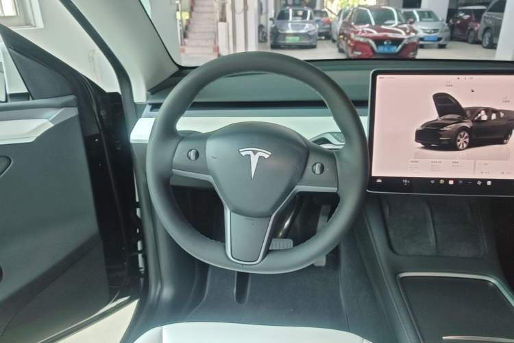 Used Tesla Model Y 2022 Rear-Wheel-Drive Version Steering Wheel
