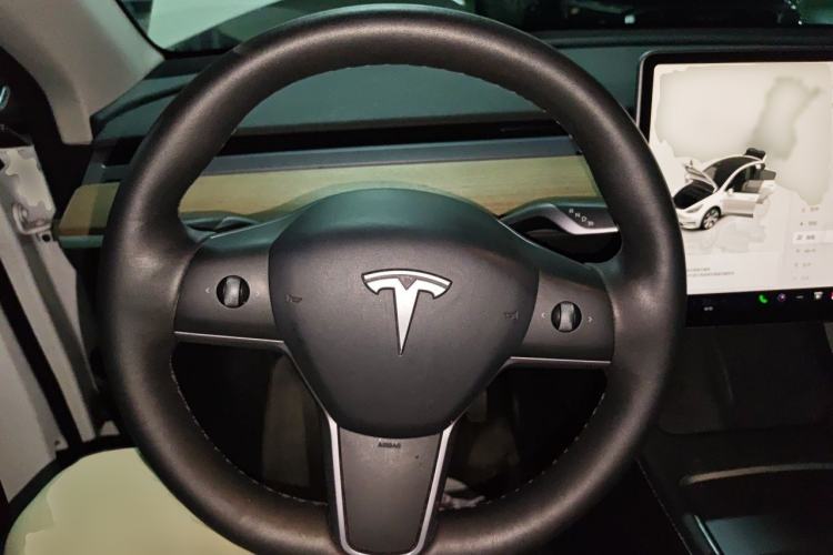 Used Tesla Model Y 2022 Rear-Wheel-Drive Version Steering Wheel
