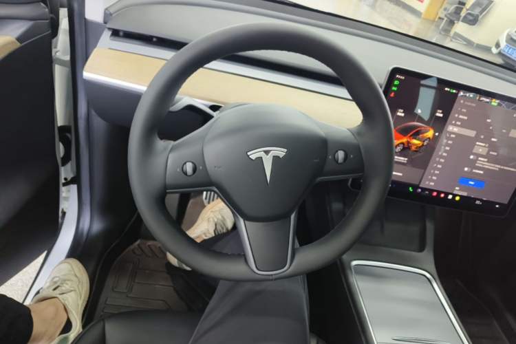 Used Tesla Model Y 2022 Rear-Wheel-Drive Version Steering Wheel