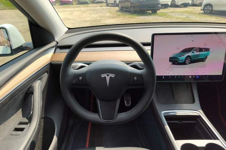 Used Tesla Model Y 2022 Rear-Wheel-Drive Version Steering Wheel