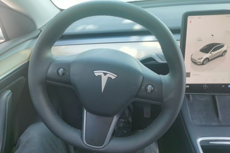 Used Tesla Model Y 2022 Rear-Wheel-Drive Version Steering Wheel