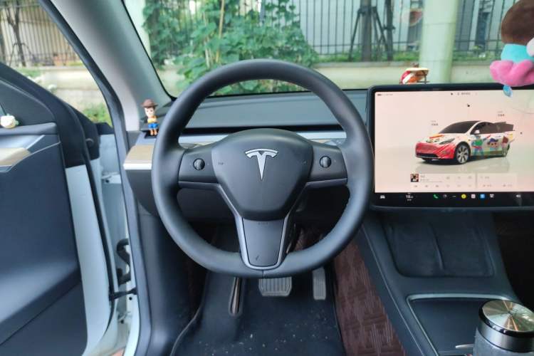 Used Tesla Model Y 2022 Revised Version Long-Range All-Wheel Drive Steering Wheel