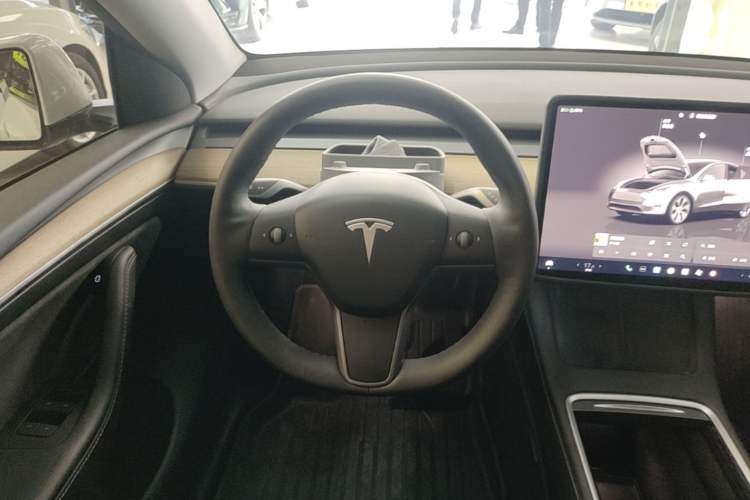 Used Tesla Model Y 2022 Revised Version Rear-Wheel Drive Steering Wheel
