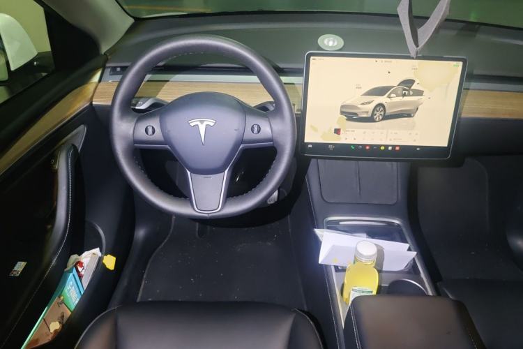 Used Tesla Model Y 2022 Rear-Wheel-Drive Version Steering Wheel