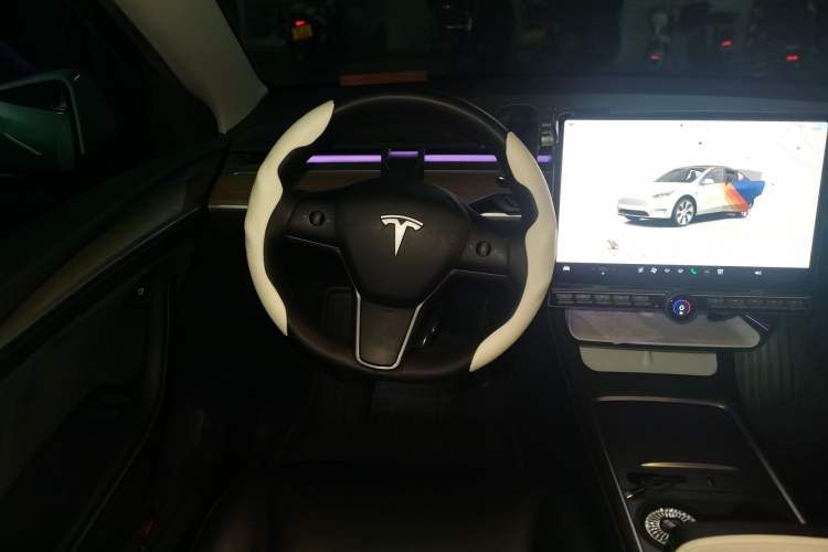 Used Tesla Model Y 2022 Rear-Wheel-Drive Version Steering Wheel