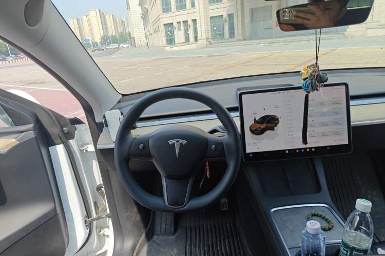 Used Tesla Model Y 2022 Revised Version Long-Range All-Wheel Drive Steering Wheel