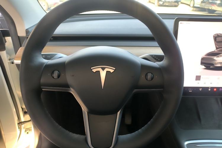 Used Tesla Model Y 2022 Rear-Wheel-Drive Version Steering Wheel