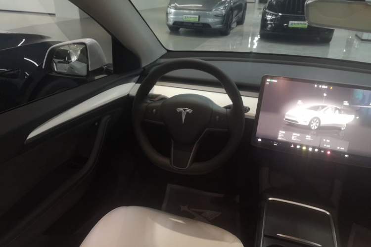 Used Tesla Model Y 2022 Revised Version Rear-Wheel Drive Steering Wheel