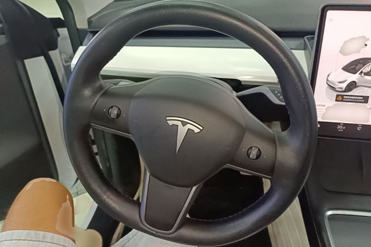 Used Tesla Model Y 2022 Performance High-Performance All-Wheel-Drive Version Steering Wheel