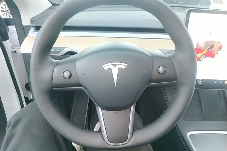 Used Tesla Model Y 2022 Revised Version Long-Range All-Wheel Drive Steering Wheel
