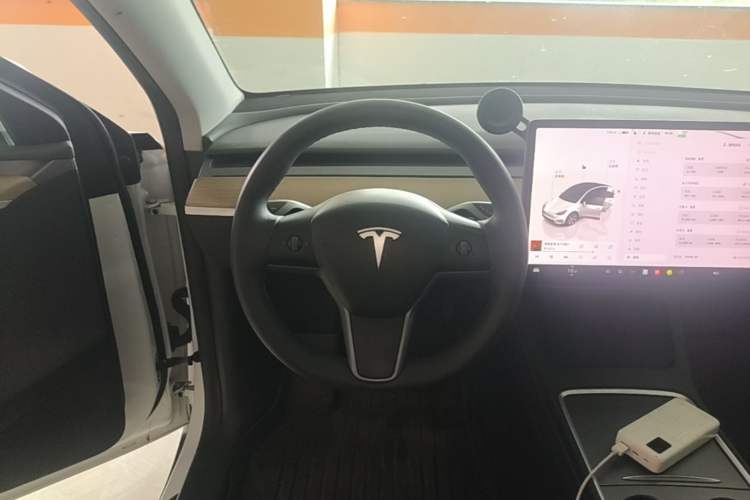 Used Tesla Model Y 2022 Rear-Wheel-Drive Version Steering Wheel