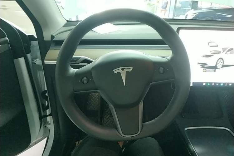 Used Tesla Model Y 2022 Rear-Wheel-Drive Version Steering Wheel
