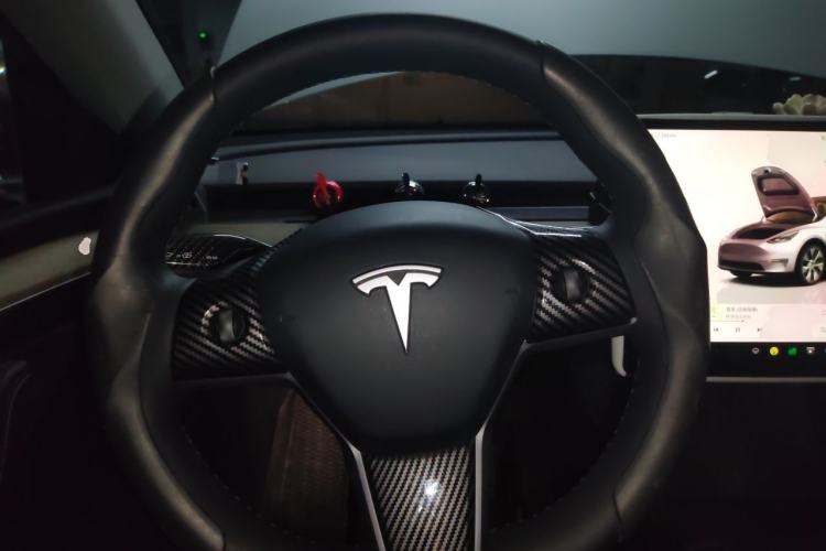 Used Tesla Model Y 2022 Long-Range All-Wheel-Drive Version Steering Wheel