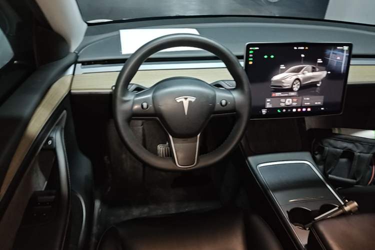 Used Tesla Model Y 2022 Revised Version Long-Range All-Wheel Drive Steering Wheel