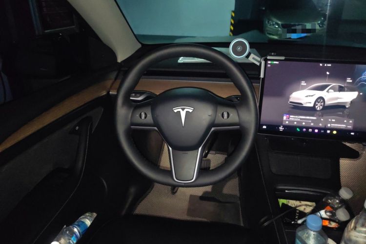 Used Tesla Model Y 2022 Revised Version Rear-Wheel Drive Steering Wheel