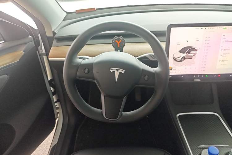 Used Tesla Model Y 2022 Revised Version Rear-Wheel Drive Steering Wheel